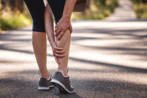 Причины и лечение судорог в ногах